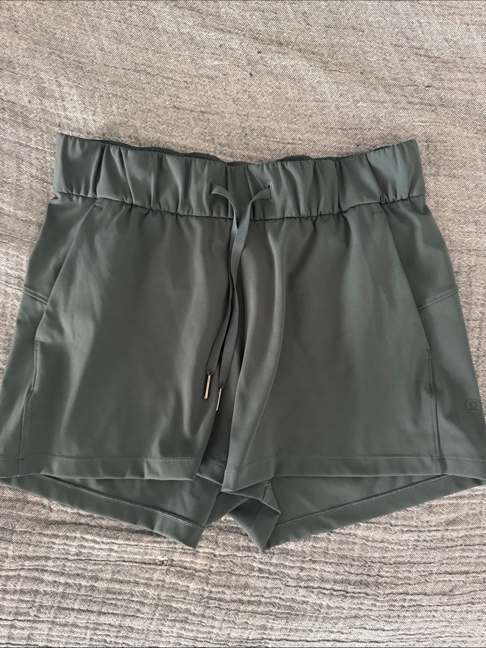 Lululemon On The Fly Short 6